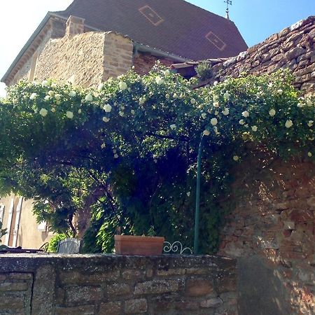 Leynes Le Vieux Chateau B&B 외부 사진