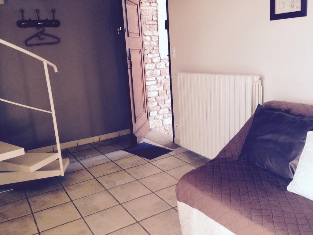 Leynes Le Vieux Chateau B&B 객실 사진