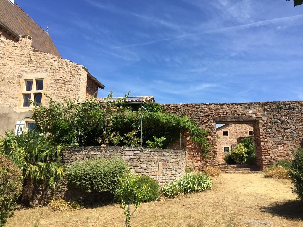 Leynes Le Vieux Chateau B&B 객실 사진