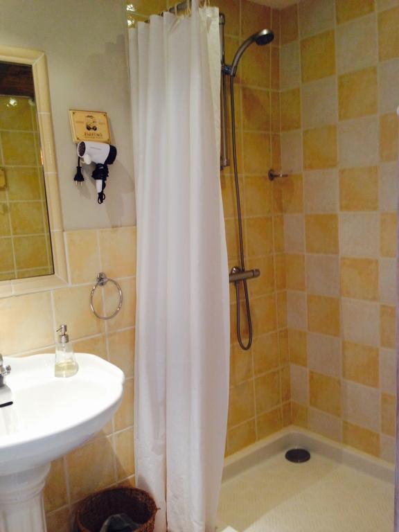Leynes Le Vieux Chateau B&B 외부 사진